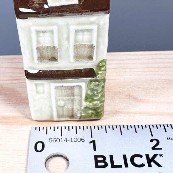 OMC Japan Salt and Pepper Vintage Shakers Cottage House - Picture 5 of 7